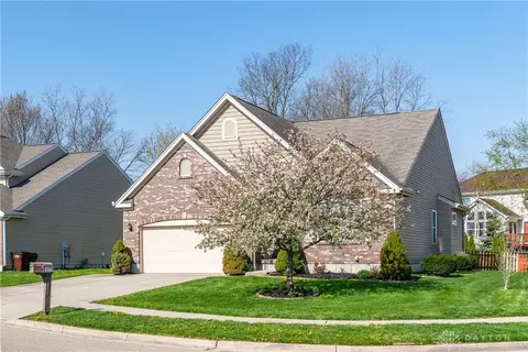 2379 Gardner Dr, Fairborn, OH 45324