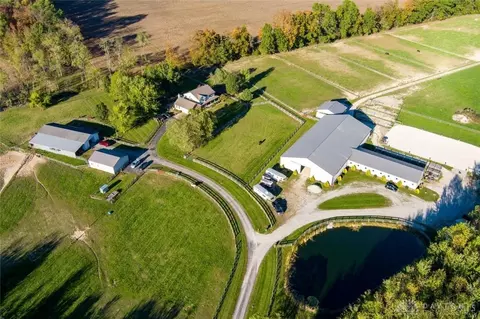 732 Settlemyre Rd, Oregonia, OH 45054