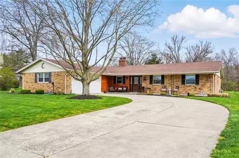 1960 Old Coach Rd, Springfield, OH 45505