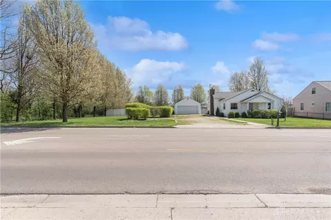 2142 Beaver Valley Rd, Fairborn, OH 45324