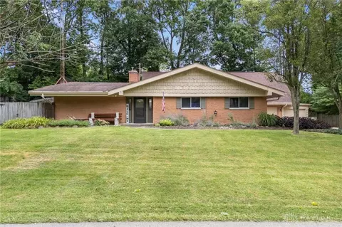 5262 Bittersweet Dr, Dayton, OH 45429