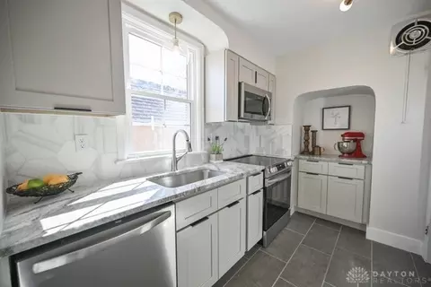 115 Kewbury Rd, Springfield, OH 45504 photo 3