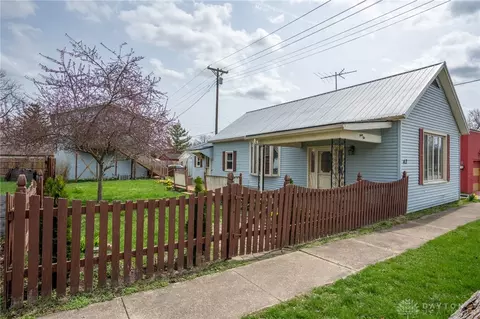 42 Clay St, Clifton, OH 45316