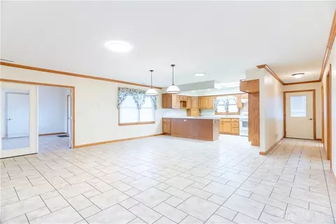 Living - 1898 Creekside Ct, Sidney, OH 45365 photo 3 of 10