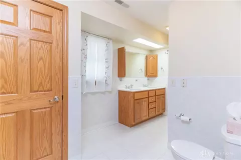 Bath - 1898 Creekside Ct, Sidney, OH 45365 photo 1 of 7