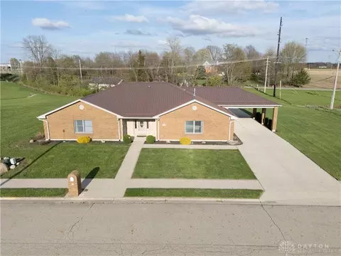 View/Area - 1898 Creekside Ct, Sidney, OH 45365 photo 1 of 7