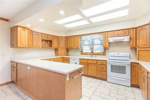 Kitchen - 1898 Creekside Ct, Sidney, OH 45365 photo 1 of 4