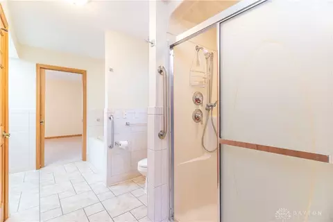 Bath - 1898 Creekside Ct, Sidney, OH 45365 photo 6 of 7