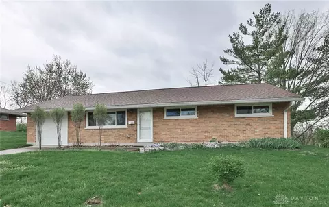 320 Orangewood Dr, Dayton, OH 45429