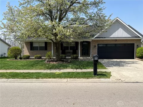 5585 W Ridgewood Rd, Springfield, OH 45503