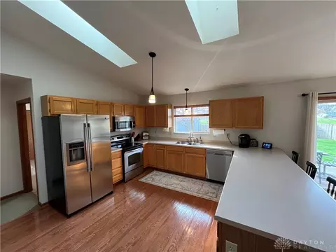 Kitchen - 5585 W Ridgewood Rd, Springfield, OH 45503 photo 2 of 2