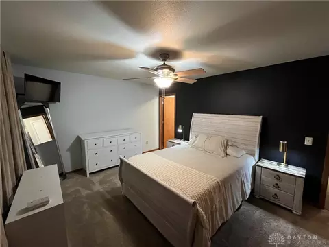 Bedroom - 5585 W Ridgewood Rd, Springfield, OH 45503 photo 3 of 7