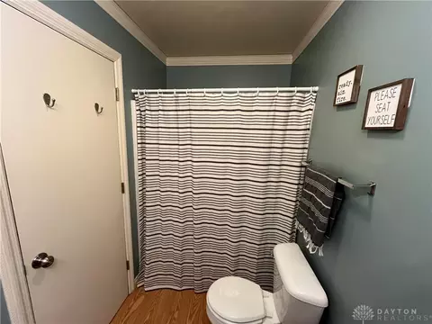 Bath - 5585 W Ridgewood Rd, Springfield, OH 45503 photo 4 of 5