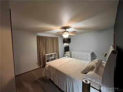 Bedroom - 5585 W Ridgewood Rd, Springfield, OH 45503 photo 1 of 7