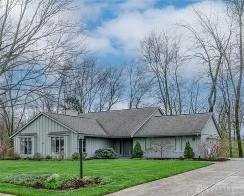 9168 Woodstream Ln, Washington Township, OH 45458