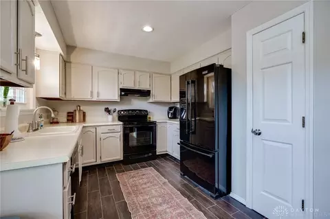 Kitchen - 1013 Millerton Dr, Dayton, OH 45459 photo 2 of 4