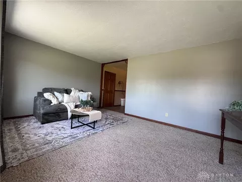 3026 Vineyard St, Springfield, OH 45503 photo 6