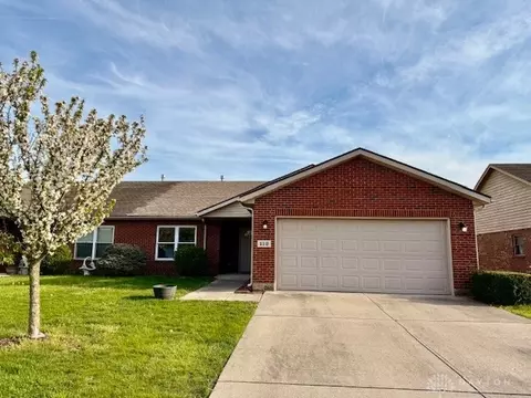 112 Burgundy Dr, Englewood, OH 45322