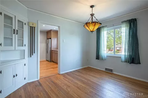 Living - 102 Canterbury Dr, Kettering, OH 45429 photo 3 of 3