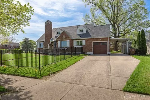 Exterior - 102 Canterbury Dr, Kettering, OH 45429 photo 2 of 5