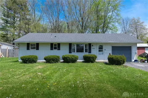 7351 Willow Dr, Blanchester, OH 45107