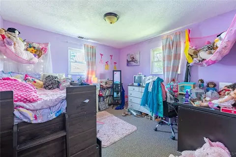 Bedroom - 7351 Willow Dr, Blanchester, OH 45107 photo 3 of 6