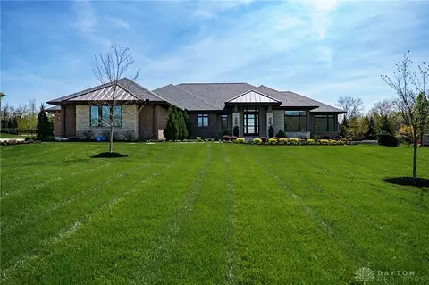 7952 Locust Grove Ct, Springboro, OH 45066