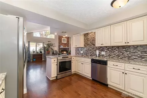 Kitchen - 930 Mark Ave, Hamilton, OH 45013 photo 2 of 2
