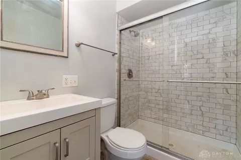 Bath - 930 Mark Ave, Hamilton, OH 45013 photo 2 of 2