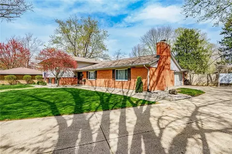Exterior - 8030 Talbrook Ct, Centerville, OH 45458 photo 5 of 13