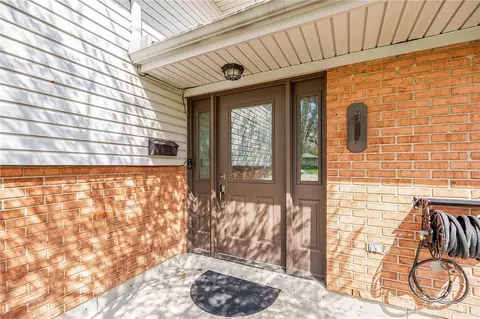 Entry Way - 8030 Talbrook Ct, Centerville, OH 45458 photo 1 of 5