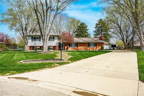Exterior - 8030 Talbrook Ct, Centerville, OH 45458 photo 6 of 13