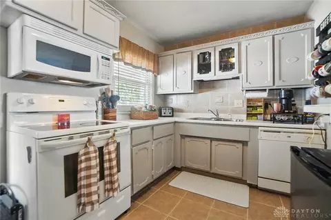 313 Willaston Dr, Dayton, OH 45431 photo 17