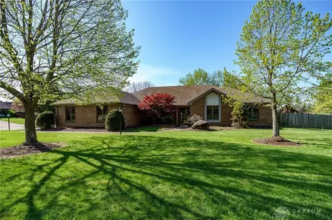 3991 Maple Grove Ln, Dayton, OH 45440