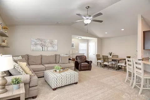 40 Old Pond Rd, Springboro, OH 45066 photo 8