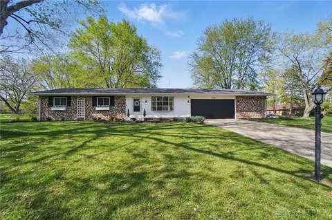 3594 Knollwood Dr, Dayton, OH 45432
