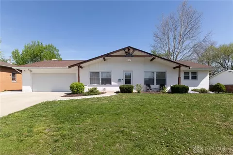 415 Reichard Dr, Vandalia, OH 45377