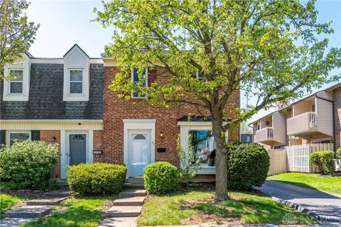 95 W Van Lake Dr, Vandalia, OH 45377