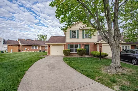 8321 Leisure Dr, Washington Township, OH 45458