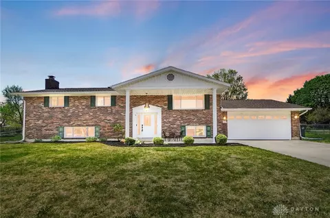 2111 Granada Dr, Dayton, OH 45431