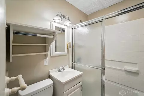 Bath - 817 Allen Dr, Springfield, OH 45505 photo 1 of 2