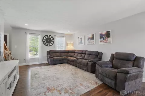422 Stanton Dr, Springboro, OH 45066 photo 5