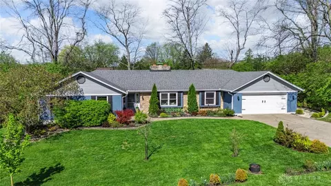 Exterior - 6045 Ironside Dr, Centerville, OH 45459 photo 2 of 6