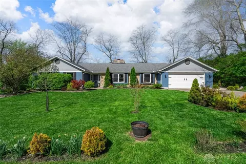 Exterior - 6045 Ironside Dr, Centerville, OH 45459 photo 6 of 6