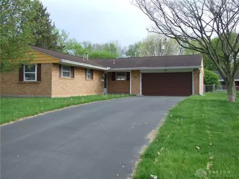 3138 Gardenia Dr, Dayton, OH 45449