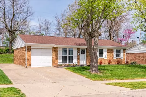 313 Oxford Dr, Fairborn, OH 45324