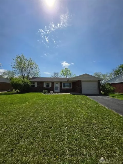2201 Nebraska Dr, Xenia, OH 45385