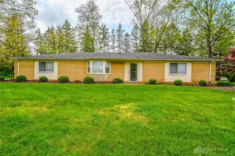 9711 Ariadne Trl, Centerville, OH 45458