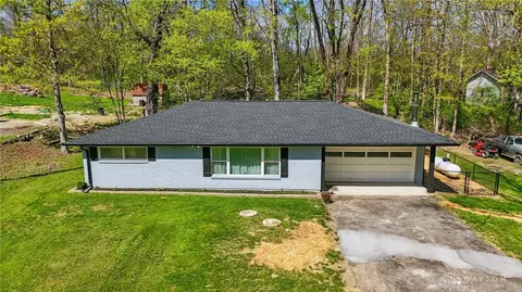 Exterior - 1243 White Oak Dr, Springfield, OH 45504 photo 2 of 12