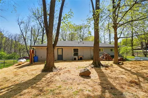 Exterior - 1243 White Oak Dr, Springfield, OH 45504 photo 9 of 12